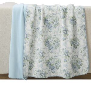Floral Blue and White Bedding Blanket